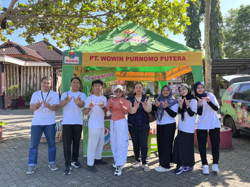 Wowin Food yang ikut serta dalam acara BKKBN bersama ibu posyandu dalam penyuluhan manfaat imunisasi