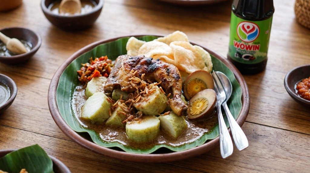 Resep Lontong Opor Kuah Cokelat Pati Ayam Panggang Gurih ala Wowin Food